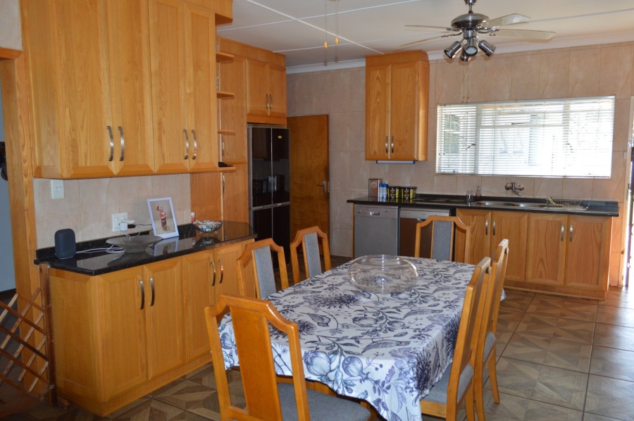 4 Bedroom Property for Sale in Flamwood North West